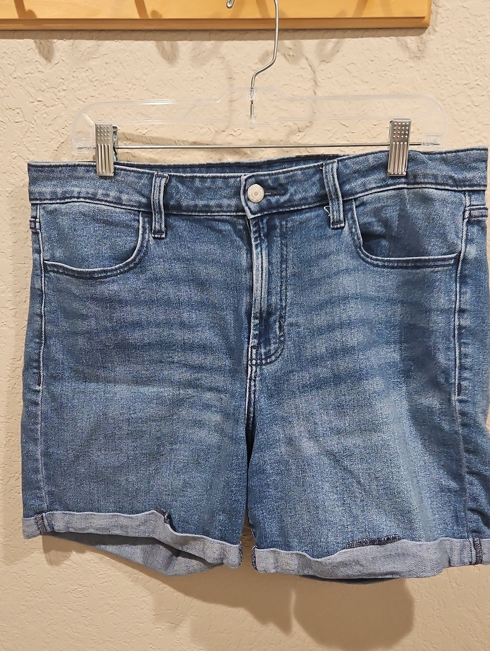 Old Navy High-Rise Wow Denim Shorts in Blue Wash Size 14